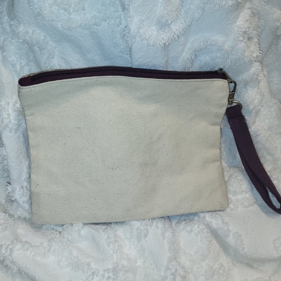 100 % cotton embroidered wristlet - Picture 3 of 3